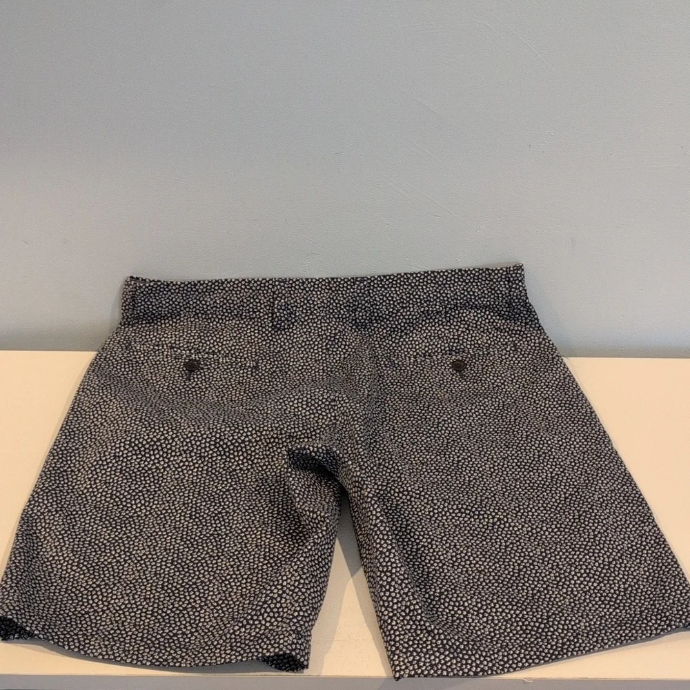J. Crew Men's 33 x 10.5 Flat Front Novelty Print Club Shorts Style #E6137
